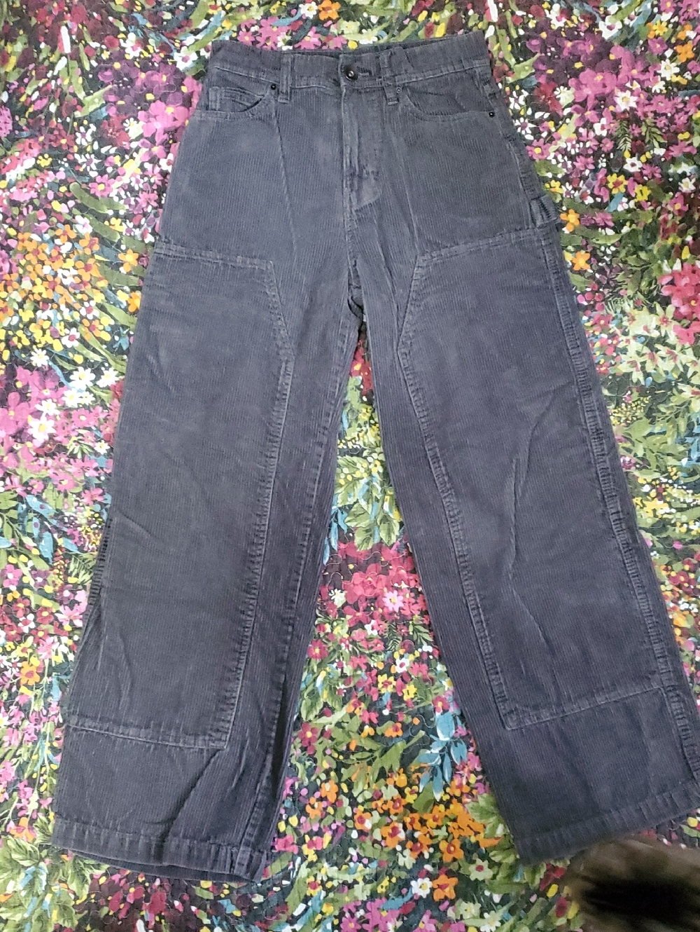 no boundaries men's wide-leg corduroy pants in charcoal